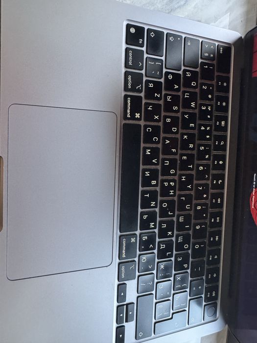 MacBook Air M2 8/256 GB