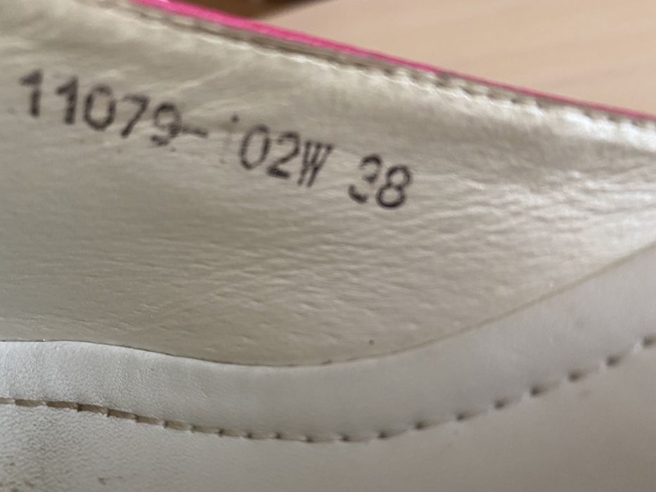 Продаю обувь в хорошем состоянии