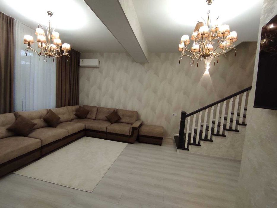 Центр.Свой2х.эт.Евродом.5ком.,136кв.1,5сот.Двор.Парковка.Ор-рАэропорт