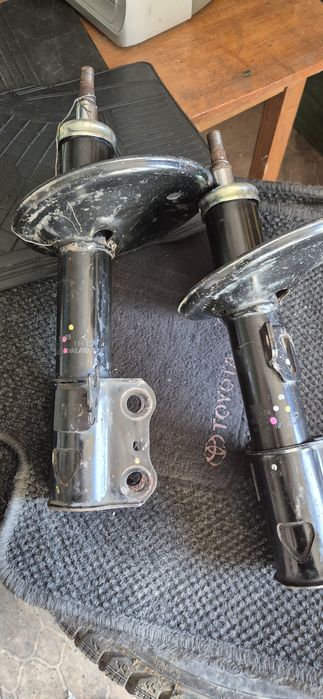 Амортизатор на камри 20