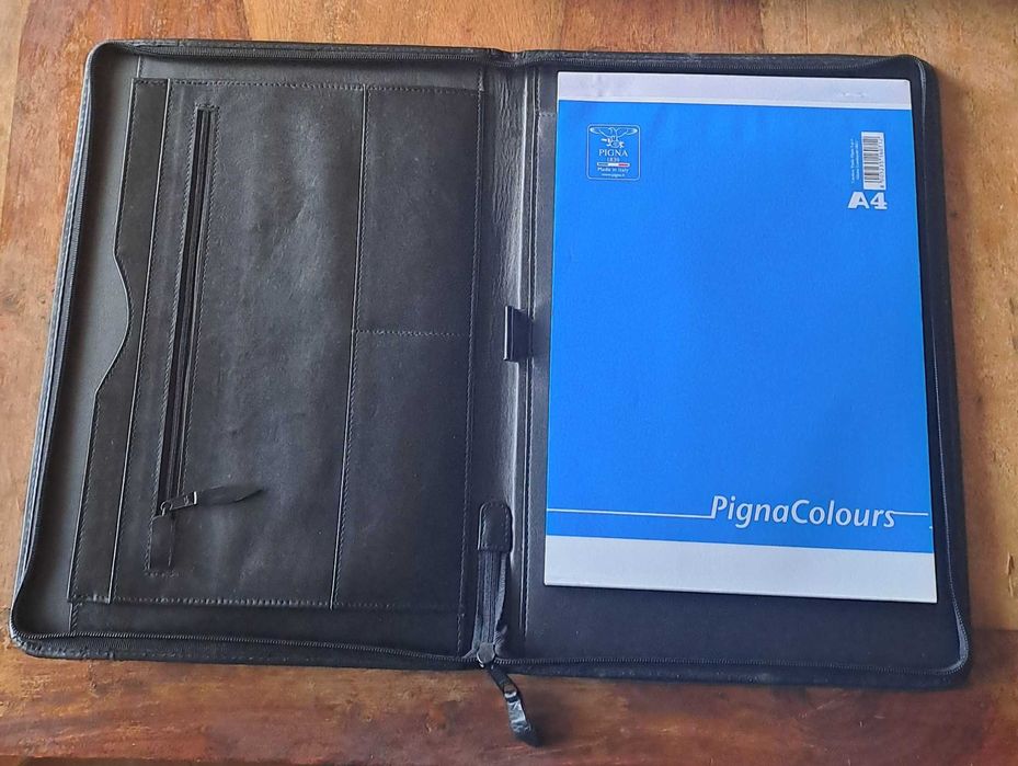 папка за документи естествена кожа черна с цип А4 внос от Италия