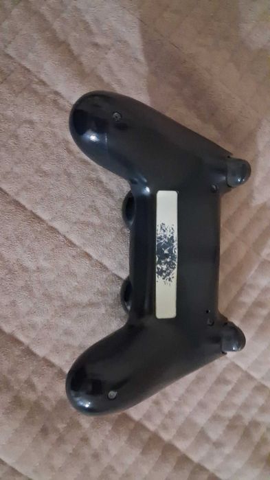 Продаю пс4 слим.