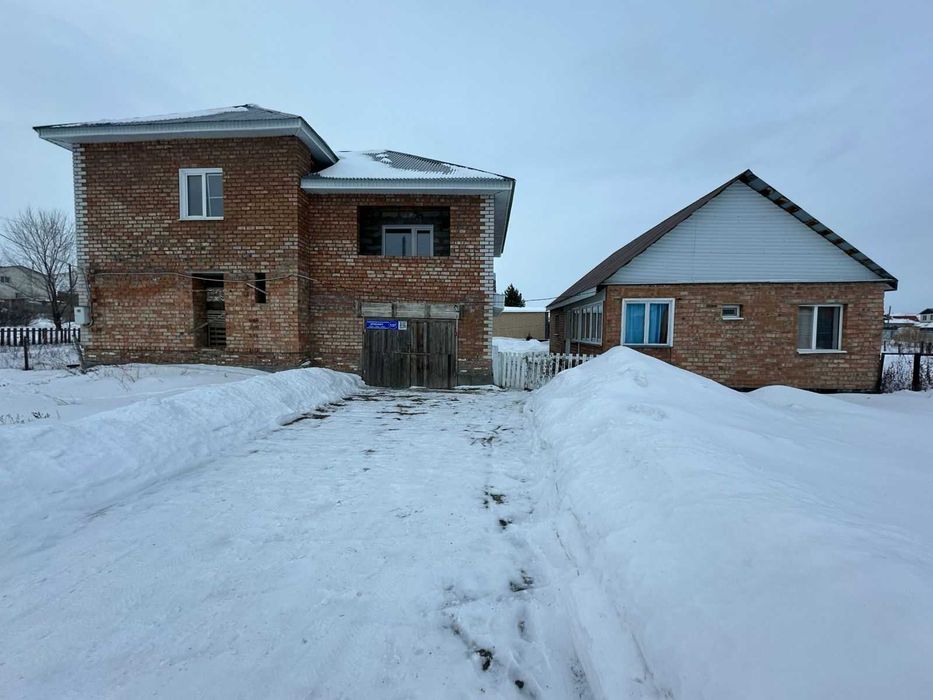 Коттедж+дом, в 23мкр. Дробышева, 137, вода, септик, 10соток, 200м2