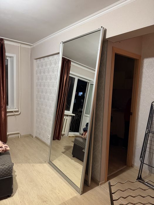 Продам зеркало на стену