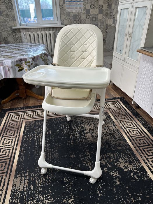 Детский стульчик для кормления