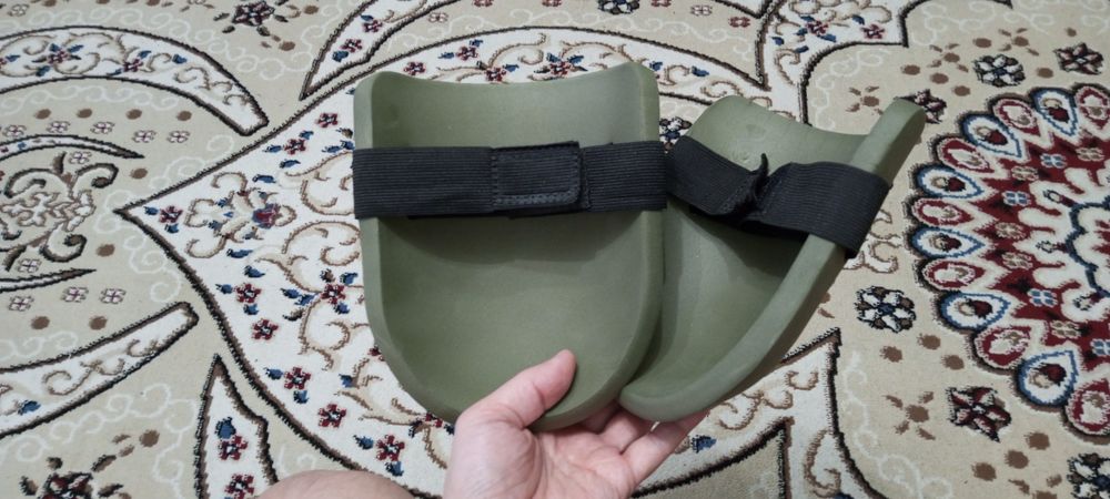 Продам новые - наколенники для Ремонта