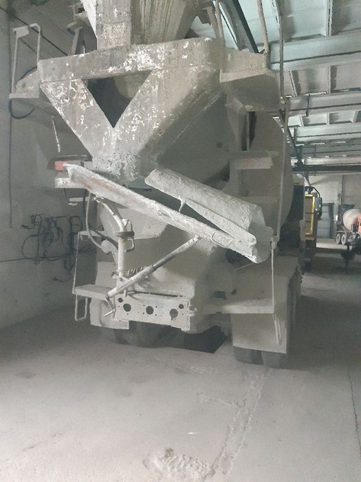 Продам автобетоносмеситель