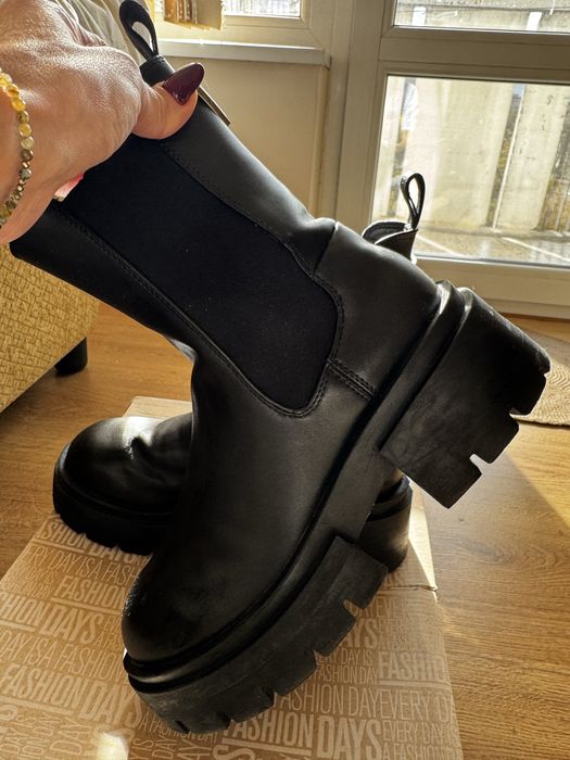 Боти Guess Chelsea