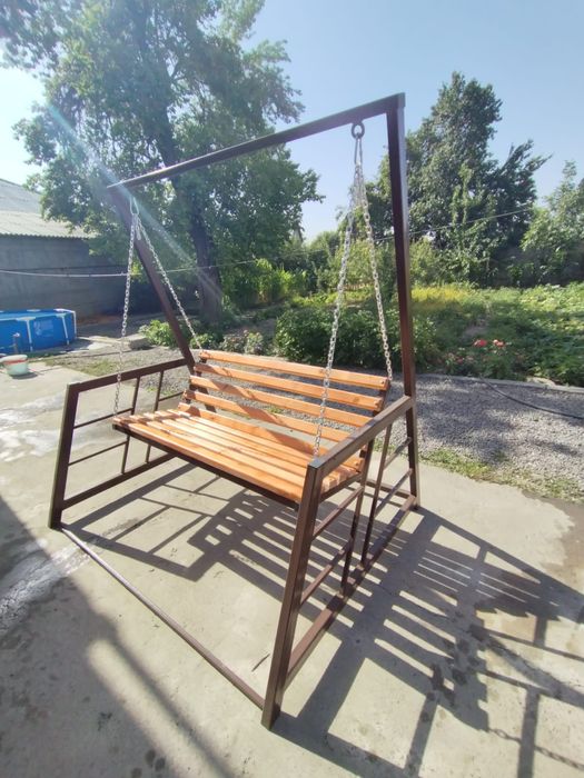 Качеля садовая хайтек стилинде