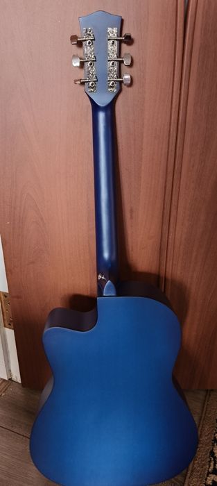 Продам гитару новую