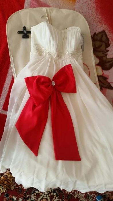 Красивое новое платье