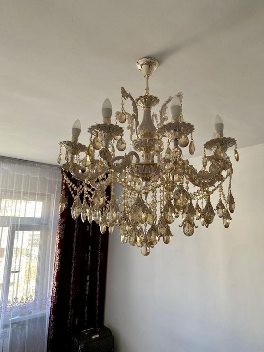 Продам люстру для зала