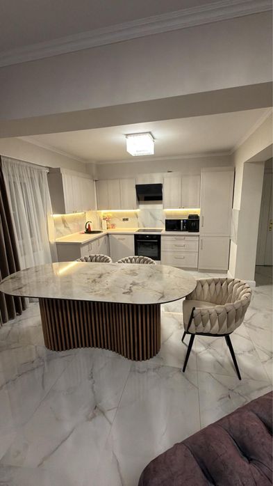 Inchiriez apartament 110 MP Ultracentral