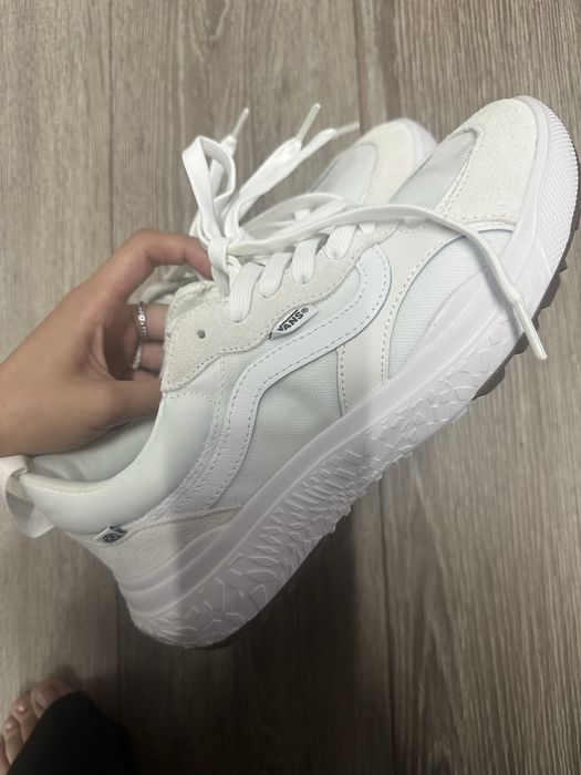 Новые кроссовки vans