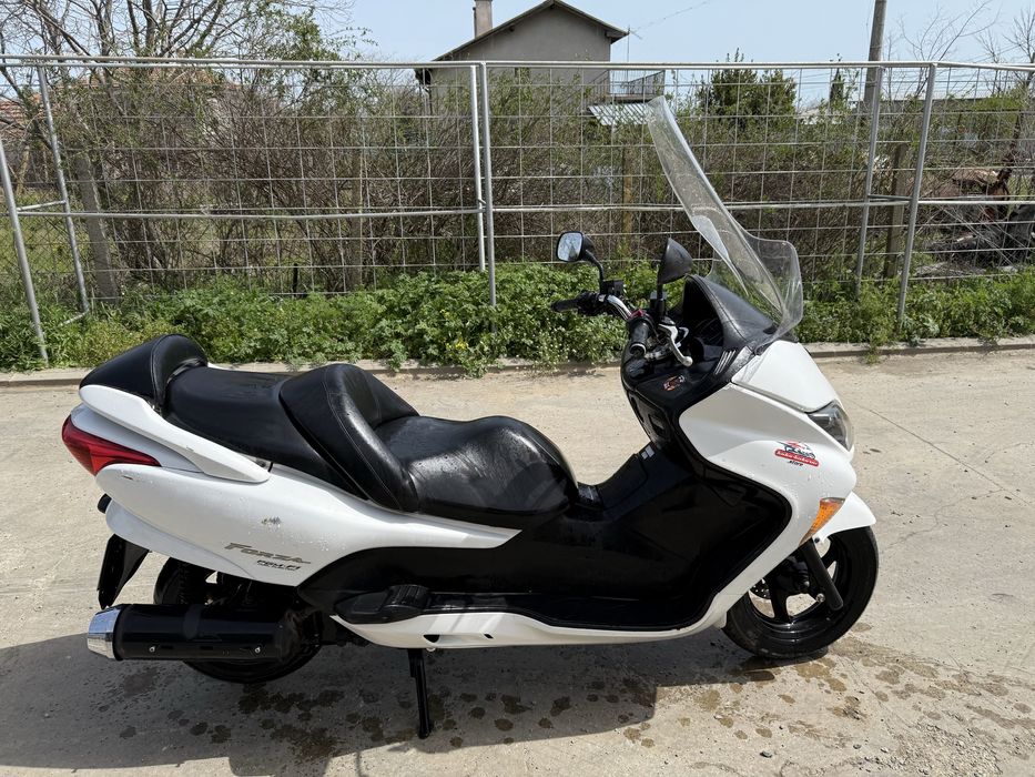 Honda forza 250i