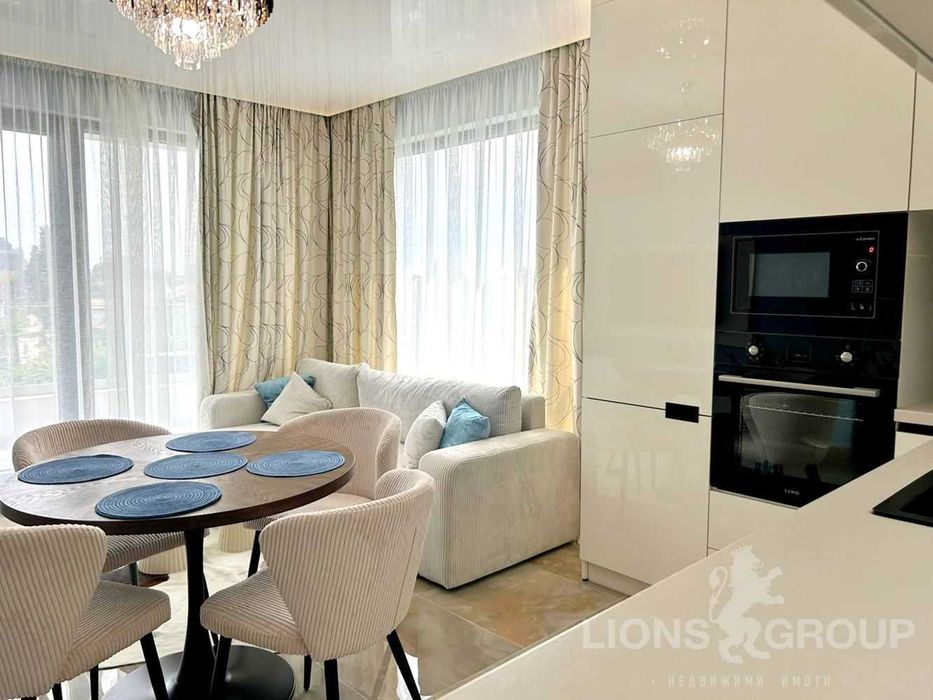 Продава се Двустаен апартамент в Варна, Бриз - 66 кв.м за 3106 €/кв.м - Снимка #1