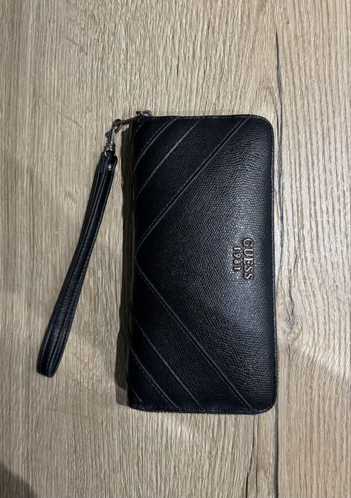 Дамски портфейл Guess