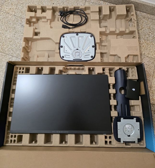 Гейминг монитор Alienware AW2525HM