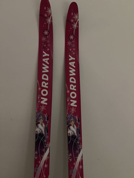 Продам лыжи детские