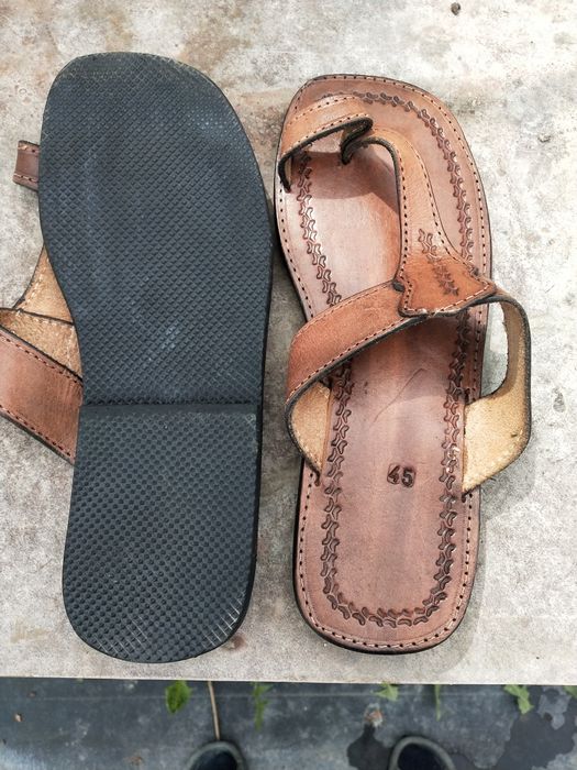 Продам тапочки, размер 45