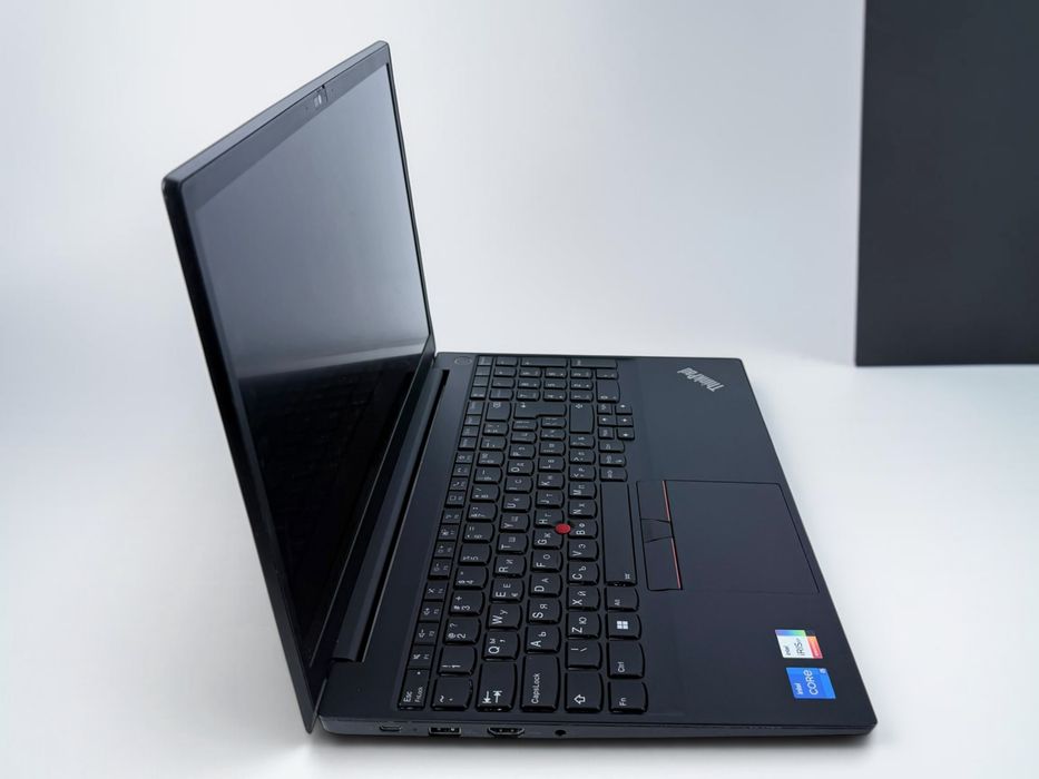 Lenovo ThinkPad E15 FHD i5-1235U 16GB 512GB SSD Iris Xe Graphics Перфектен! Гаранция!