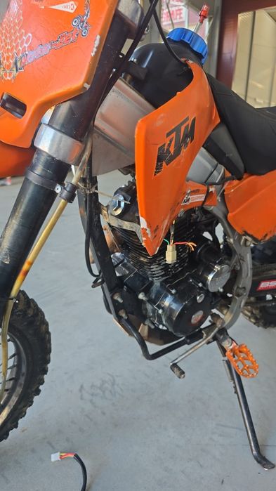 Vând sau schimb Cross 250cc