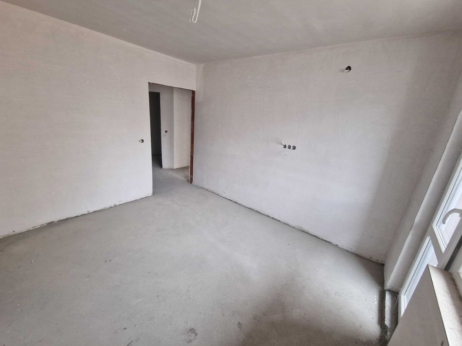 Тристаен апартамент за продажба в кв. Еленово, гр. Благоевград