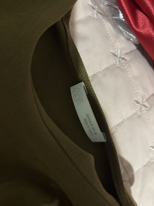 Рокля Zara С размер но отговаря на Хс 15 euro