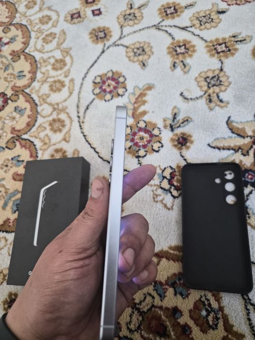 Продается телефон