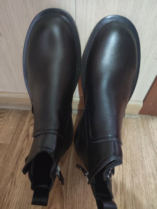 Продам мужские ботинки