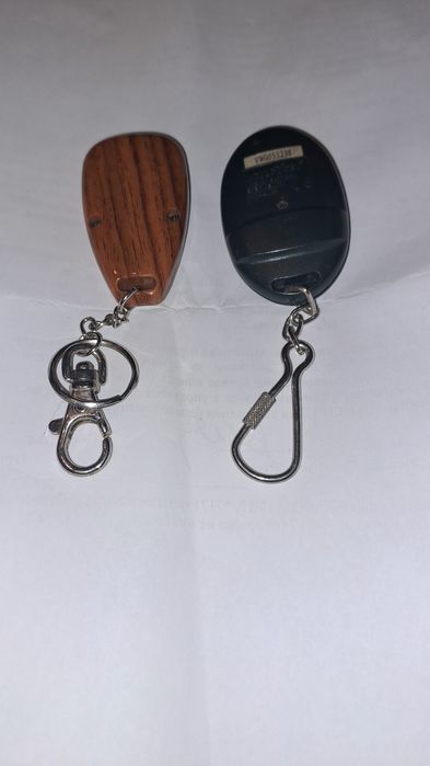 2бр.Дистанционни за кола-аларма отключване на кола