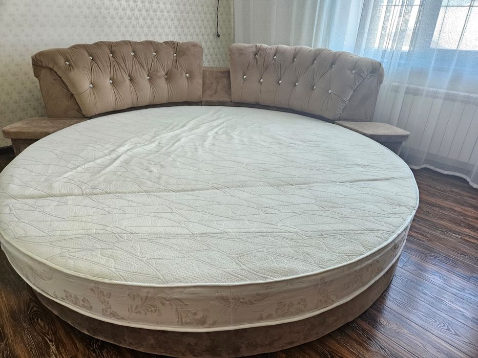 Шикарная 2 х спальная кровать