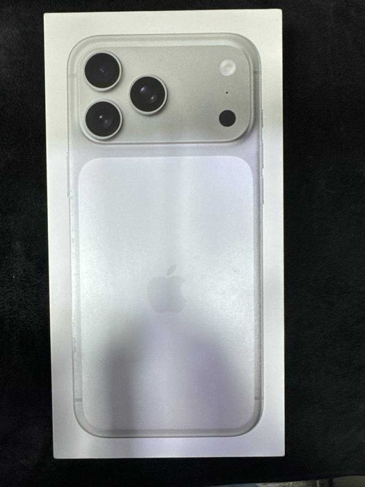 iPhone 17 Pro Max 256GB Silver CH/A — новый, запечатанный