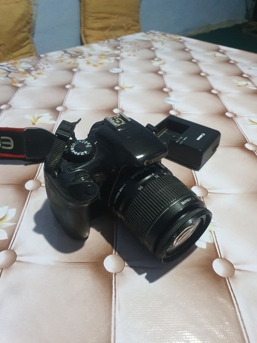 Canon d1100 sotiladi