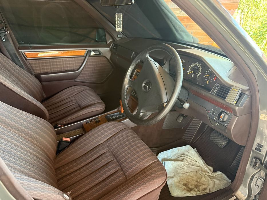 Mercedes benz w124