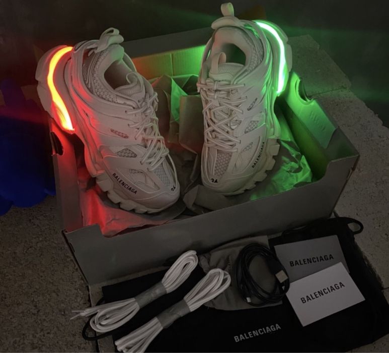 Balenciaga track led