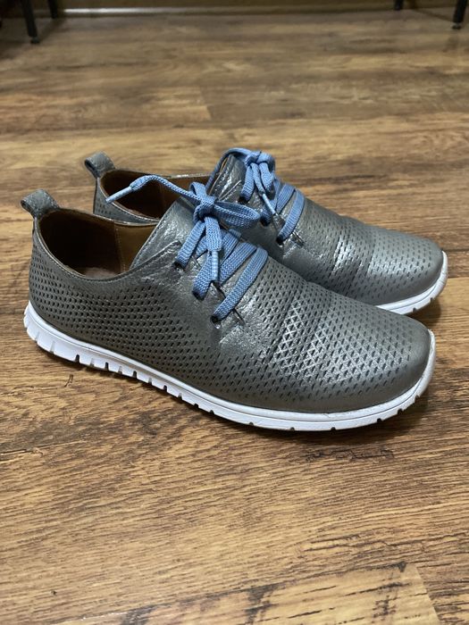 Кроссовки 36размер