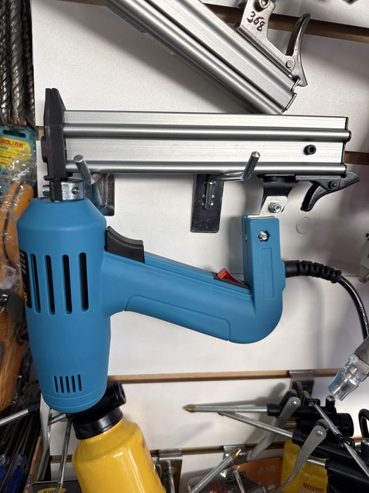 Монтажный пистолет аккумуляторный