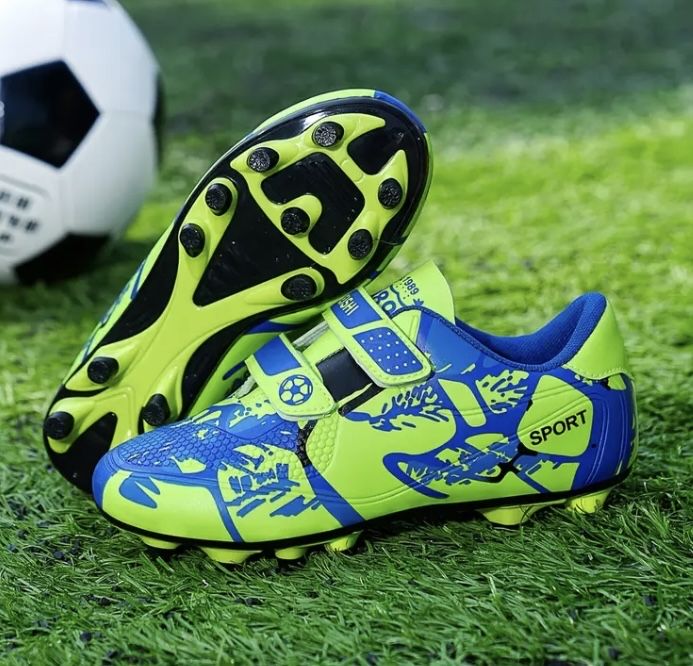 Футбольные бутсы, новые