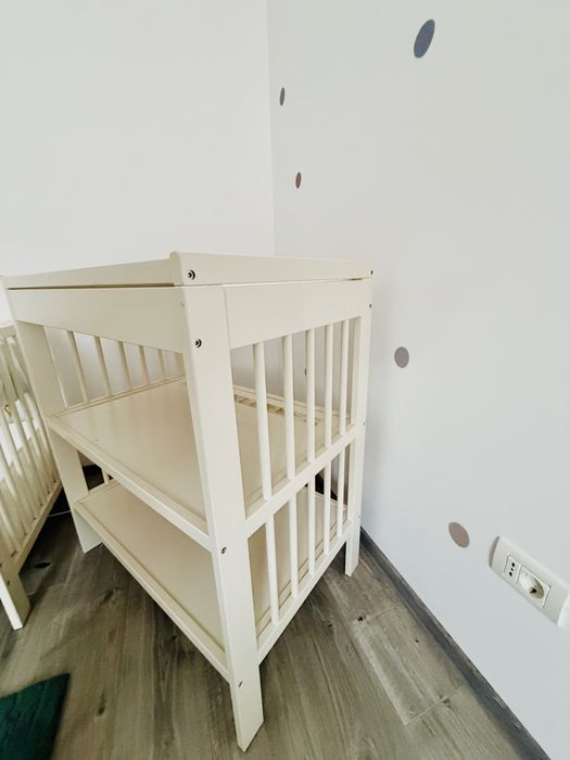 Vand masa de infasat si patut bebelusi IKEA