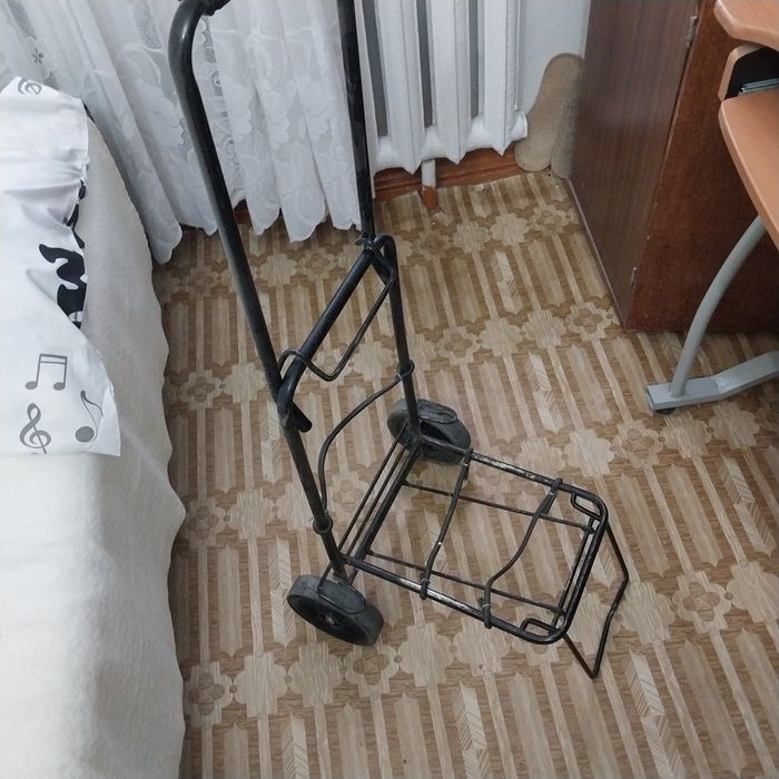 Продаётся тележка.
