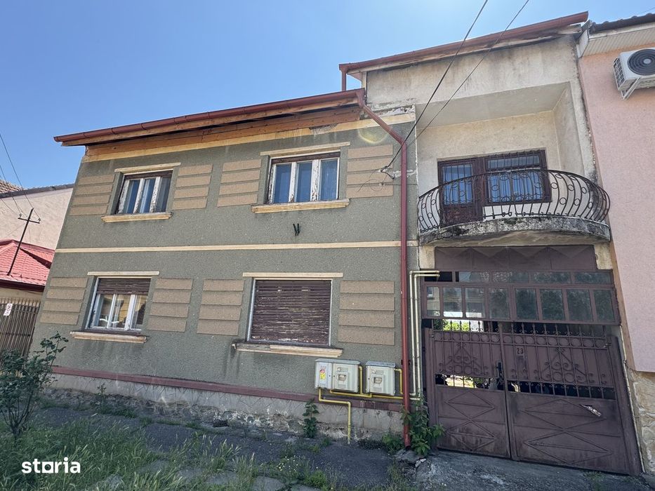 Casa P+1 , 5 camere , 8 ari teren , zona Drumul Botizului