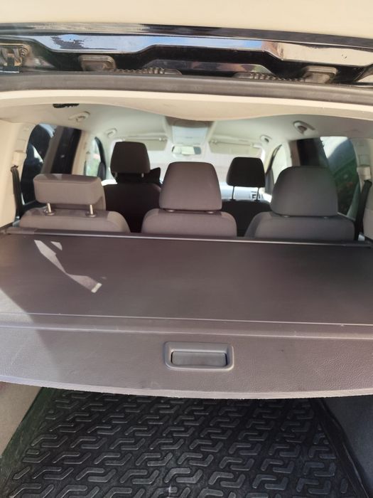 VOLKSWAGEN Touran 2011 — imagine 5