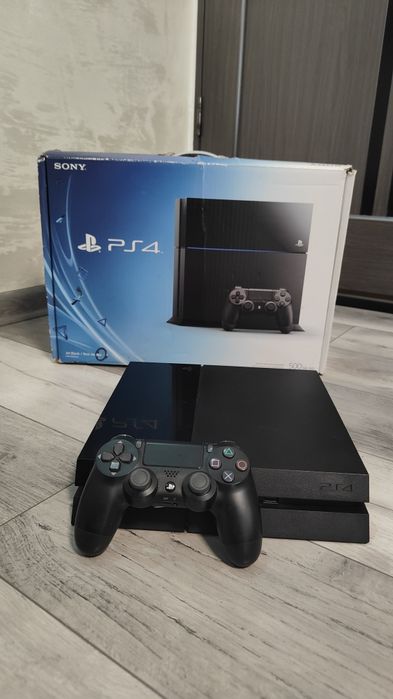 PlayStation 4 ( Ps 4) + controller