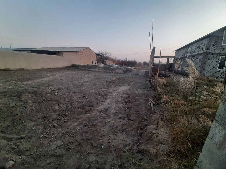 Hovli sotiladi chorbakrda