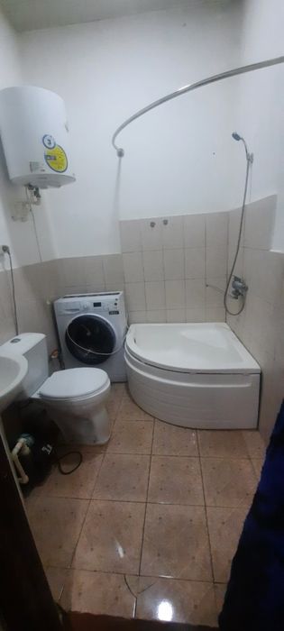 Ижарага квартира фаргона шахар Асака банк олдида