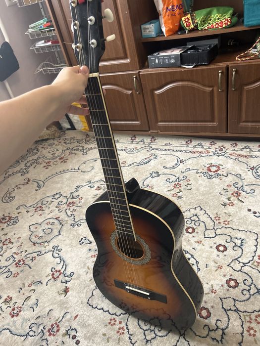 Гитара акустика продам