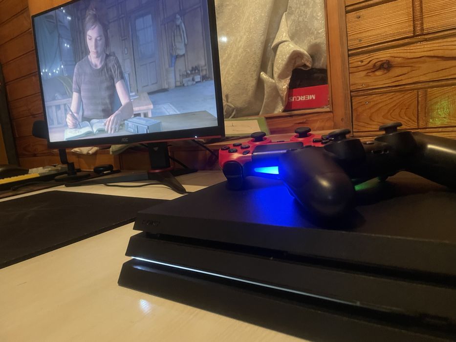 Playstation 4 pro плюс два геймпада
