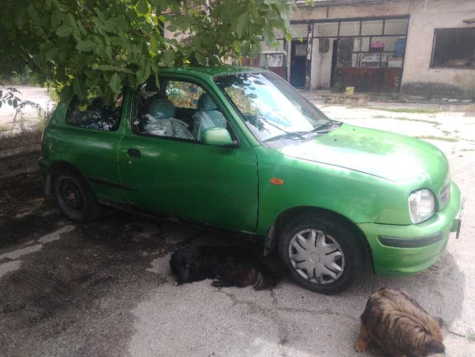 Продавам Нисан Микра 1998г. в движение!