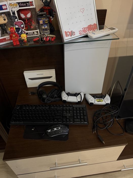 PlayStation 5 + геймърски комплект! КАТО НОВИ!